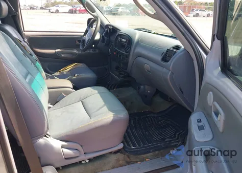 2000 Toyota Tundra Sr5 V8 from USA, damaged, VIN 5TBRT3410YS033424